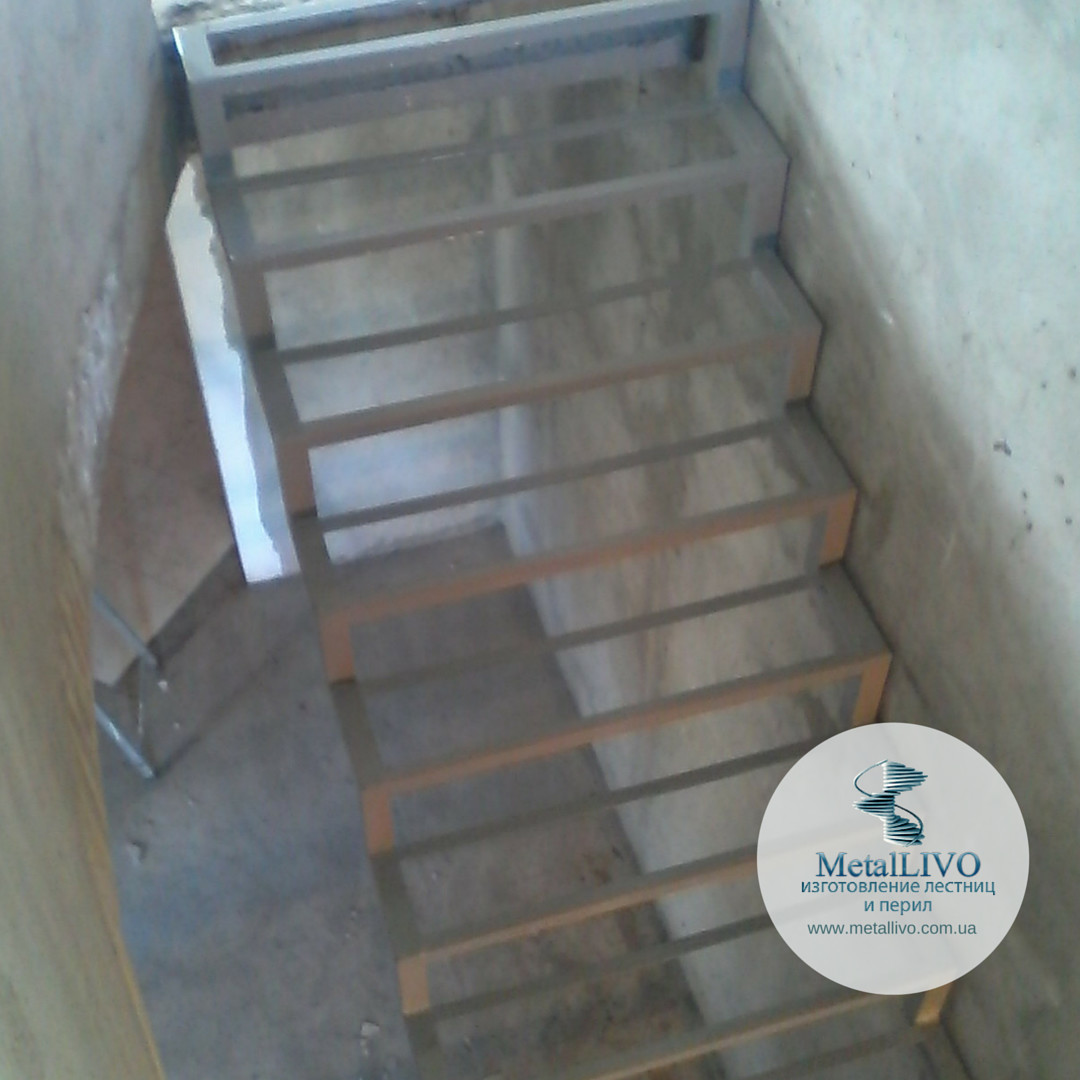      Металлокаркас лестниц